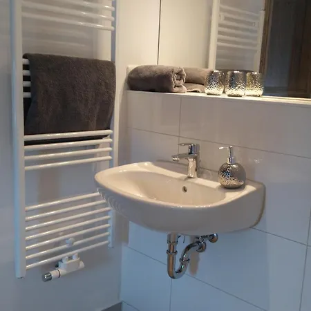 Apartment Nr 4 *